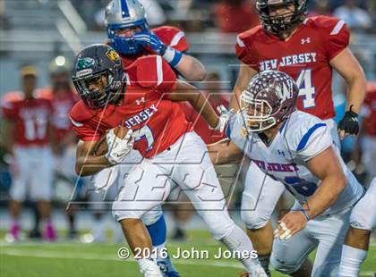 Thumbnail 2 in Phil Simms Classic (North vs. South) photogallery.