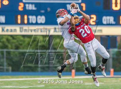 Thumbnail 3 in Phil Simms Classic (North vs. South) photogallery.