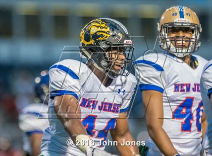 Thumbnail 2 in Phil Simms Classic (North vs. South) photogallery.