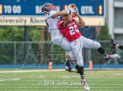 Thumbnail 1 in Phil Simms Classic (North vs. South) photogallery.