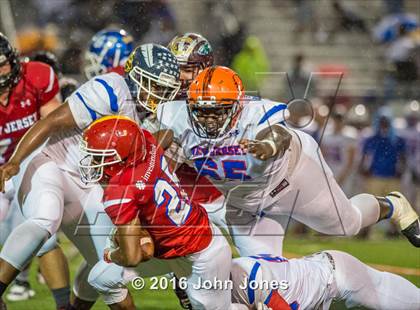 Thumbnail 2 in Phil Simms Classic (North vs. South) photogallery.