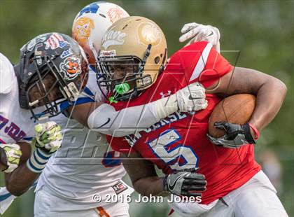 Thumbnail 1 in Phil Simms Classic (North vs. South) photogallery.