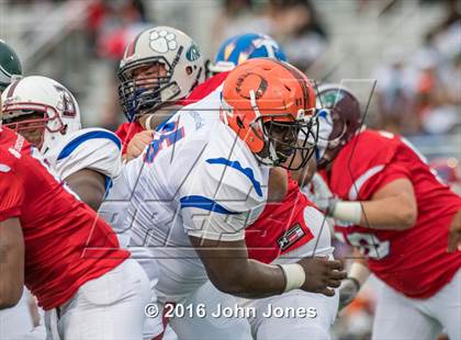 Thumbnail 1 in Phil Simms Classic (North vs. South) photogallery.