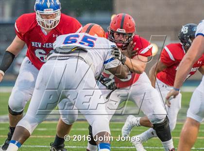 Thumbnail 3 in Phil Simms Classic (North vs. South) photogallery.