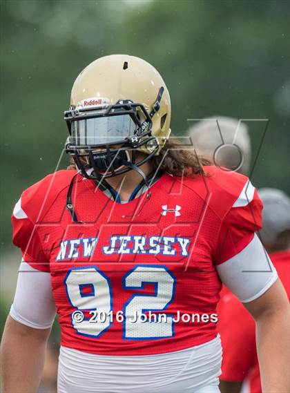 Thumbnail 3 in Phil Simms Classic (North vs. South) photogallery.