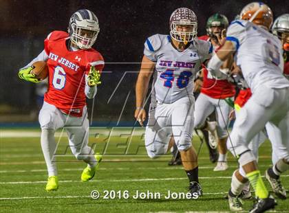 Thumbnail 1 in Phil Simms Classic (North vs. South) photogallery.