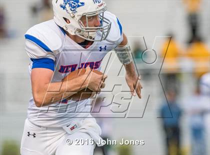 Thumbnail 2 in Phil Simms Classic (North vs. South) photogallery.