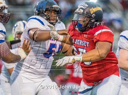 Thumbnail 3 in Phil Simms Classic (North vs. South) photogallery.