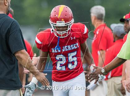 Thumbnail 2 in Phil Simms Classic (North vs. South) photogallery.