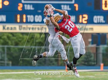 Thumbnail 1 in Phil Simms Classic (North vs. South) photogallery.