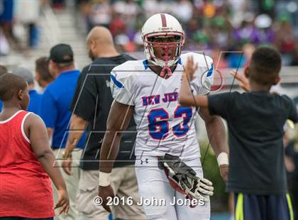 Thumbnail 2 in Phil Simms Classic (North vs. South) photogallery.