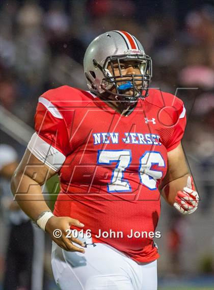 Thumbnail 2 in Phil Simms Classic (North vs. South) photogallery.