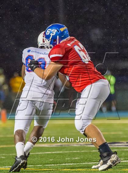 Thumbnail 2 in Phil Simms Classic (North vs. South) photogallery.