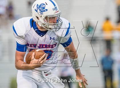 Thumbnail 1 in Phil Simms Classic (North vs. South) photogallery.