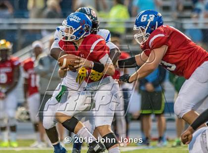 Thumbnail 2 in Phil Simms Classic (North vs. South) photogallery.