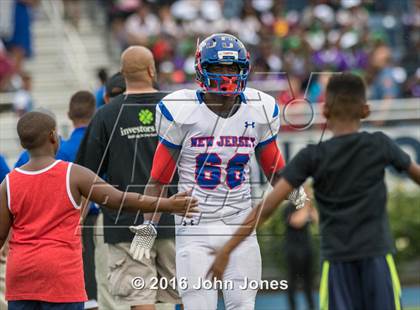 Thumbnail 1 in Phil Simms Classic (North vs. South) photogallery.