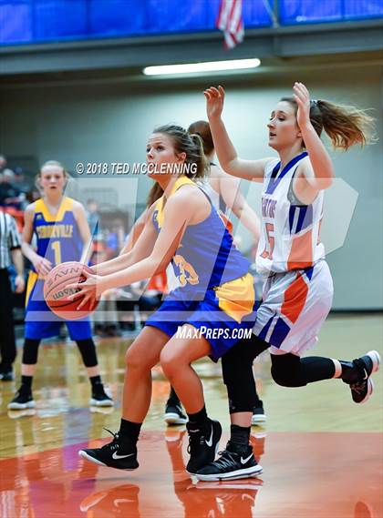 Thumbnail 2 in Two Rivers vs. Cedarville (AAA 3A Regional Playoff) photogallery.