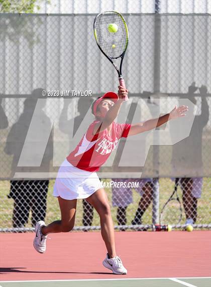 Thumbnail 2 in UIL 2A District Tennis Tournament photogallery.