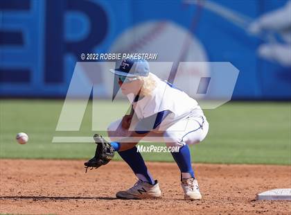 Thumbnail 2 in Gunter vs. London (UIL 3A Baseball Semifinal) photogallery.