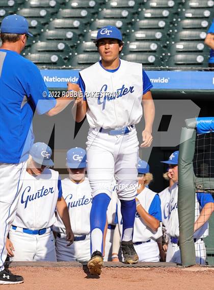 Thumbnail 3 in Gunter vs. London (UIL 3A Baseball Semifinal) photogallery.