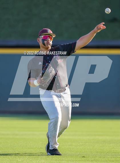 Thumbnail 3 in Gunter vs. London (UIL 3A Baseball Semifinal) photogallery.