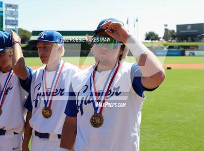 Thumbnail 3 in Gunter vs. London (UIL 3A Baseball Semifinal) photogallery.