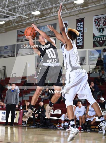 Thumbnail 2 in Saddleback Valley Christian vs. Citrus Valley (Rancho Mirage Holiday Invitational) photogallery.