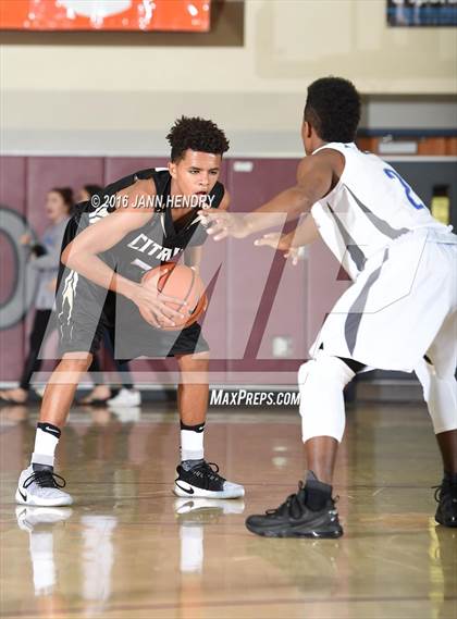 Thumbnail 3 in Saddleback Valley Christian vs. Citrus Valley (Rancho Mirage Holiday Invitational) photogallery.