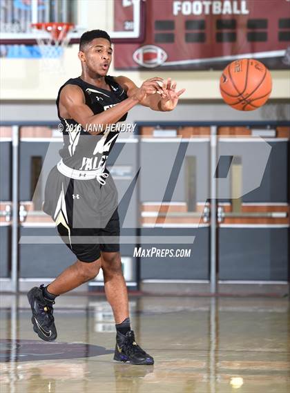 Thumbnail 2 in Saddleback Valley Christian vs. Citrus Valley (Rancho Mirage Holiday Invitational) photogallery.