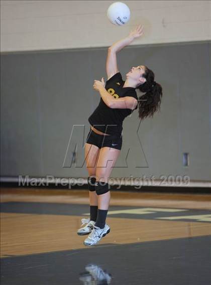 Thumbnail 1 in Arcadia @ Crescenta Valley photogallery.