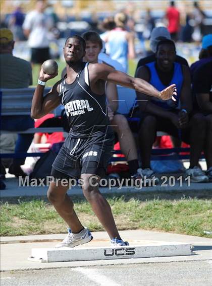 Thumbnail 1 in NCHSAA 2A Track & Field Championships photogallery.