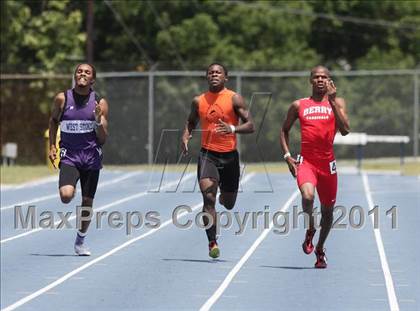 Thumbnail 1 in NCHSAA 2A Track & Field Championships photogallery.