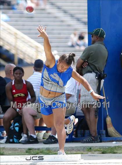 Thumbnail 2 in NCHSAA 2A Track & Field Championships photogallery.