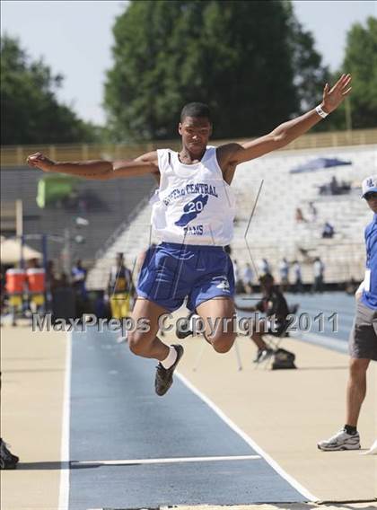 Thumbnail 3 in NCHSAA 2A Track & Field Championships photogallery.