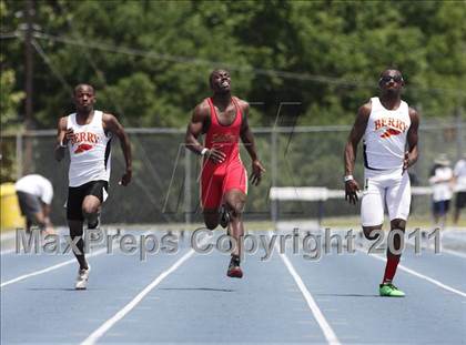 Thumbnail 1 in NCHSAA 2A Track & Field Championships photogallery.