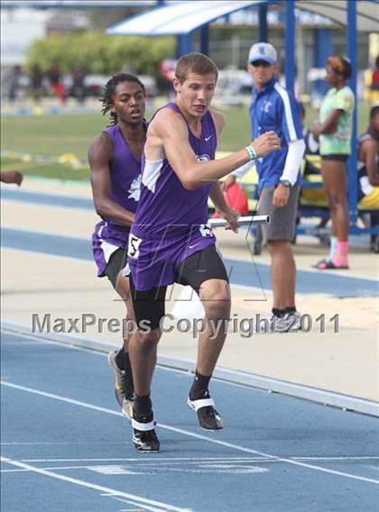 Thumbnail 1 in NCHSAA 2A Track & Field Championships photogallery.