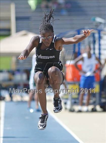 Thumbnail 1 in NCHSAA 2A Track & Field Championships photogallery.