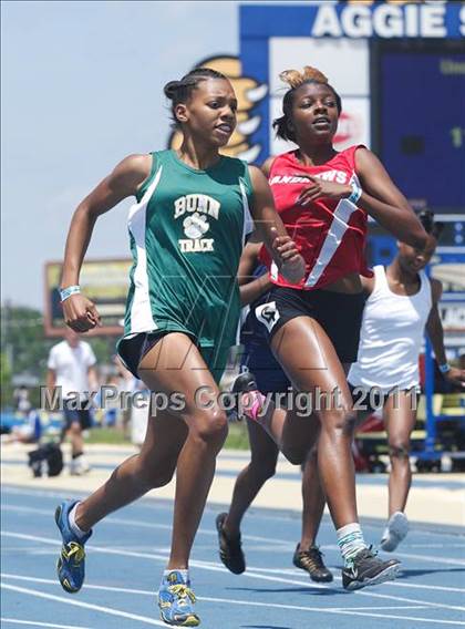 Thumbnail 2 in NCHSAA 2A Track & Field Championships photogallery.