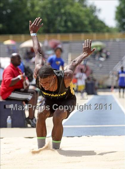 Thumbnail 1 in NCHSAA 2A Track & Field Championships photogallery.