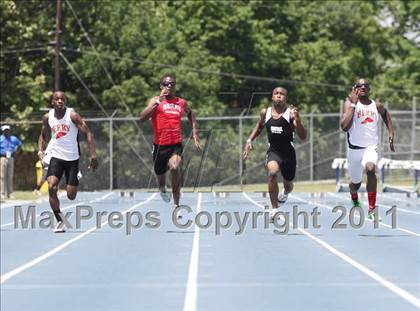 Thumbnail 1 in NCHSAA 2A Track & Field Championships photogallery.