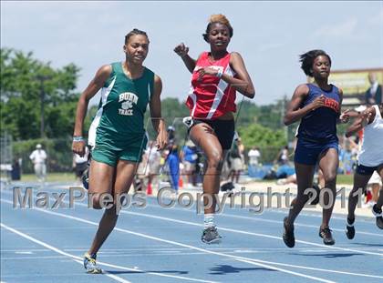 Thumbnail 1 in NCHSAA 2A Track & Field Championships photogallery.