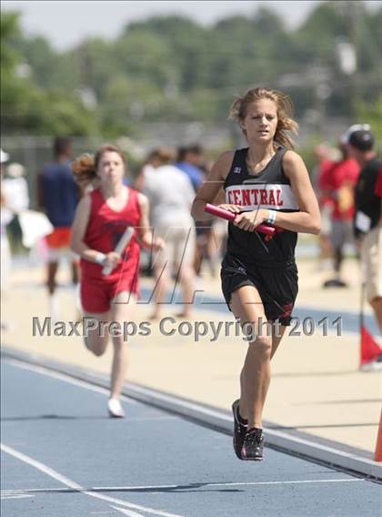 Thumbnail 1 in NCHSAA 2A Track & Field Championships photogallery.