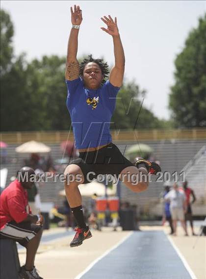 Thumbnail 2 in NCHSAA 2A Track & Field Championships photogallery.