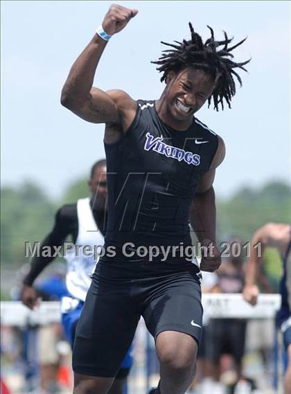 Thumbnail 1 in NCHSAA 2A Track & Field Championships photogallery.