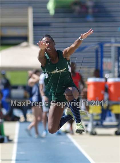 Thumbnail 2 in NCHSAA 2A Track & Field Championships photogallery.