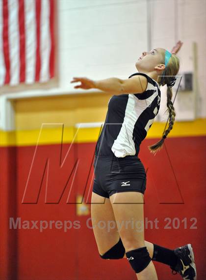 Thumbnail 3 in Radnor vs Archbishop Carroll (Ford Tough Challenge) photogallery.