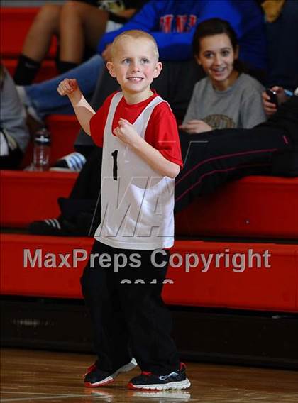 Thumbnail 2 in Newton vs. McPherson photogallery.