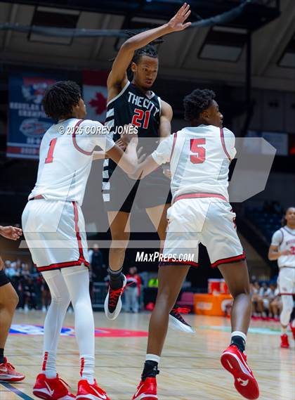 Thumbnail 3 in Tri-Cities vs Woodward Academy (GHSA 5A Championship) photogallery.
