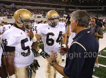 Thumbnail 2 in Klein Oak vs. Notre Dame (Kirk Herbstreit Varsity Football Series) photogallery.