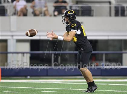 Thumbnail 3 in Klein Oak vs. Notre Dame (Kirk Herbstreit Varsity Football Series) photogallery.